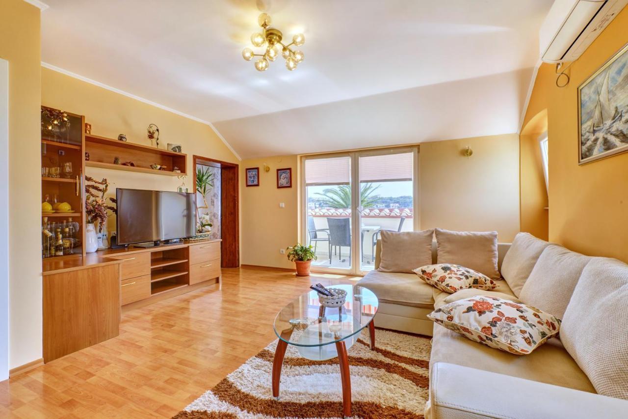 Apartment Dami Mali Losinj Exterior photo